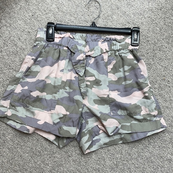 Aerie camouflage shorts size small - Picture 1 of 3